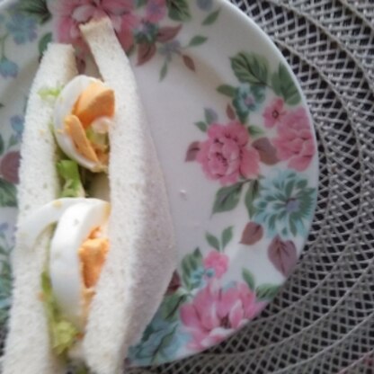 キャベツ入りの
玉子サンドがっつり
食べられ嬉しいです(@_@)
素敵なアイデアに
夢シニアのレシピ使って
いただきありがとー♪